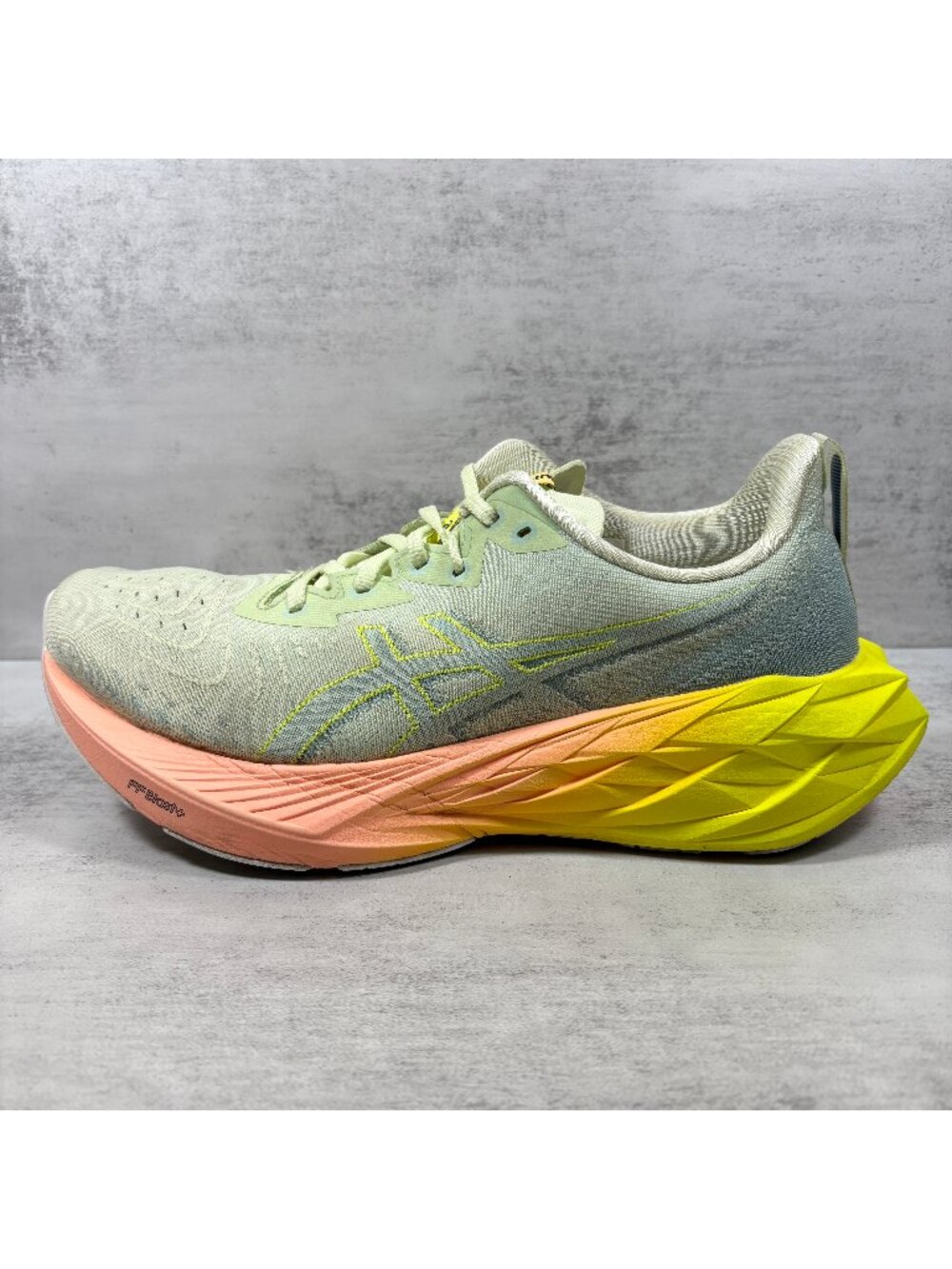 Asics Novablast 4 Paris Running Shoes - Men's Size 9.5 - Green